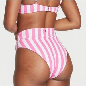 Signature set! Sports bra included